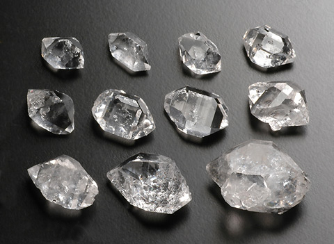 様々な種類のハーキマーダイヤモンドの画像
