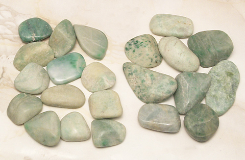 ミャンマー産の翡翠原石の画像